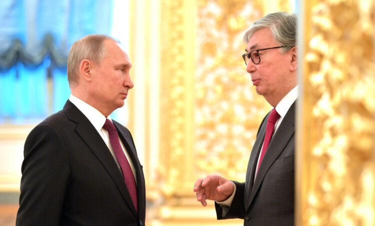 Putin bisedon me presidentin e Kazakistanit: Neutraliteti i Ukrainës është një qëllim i rëndësishëm